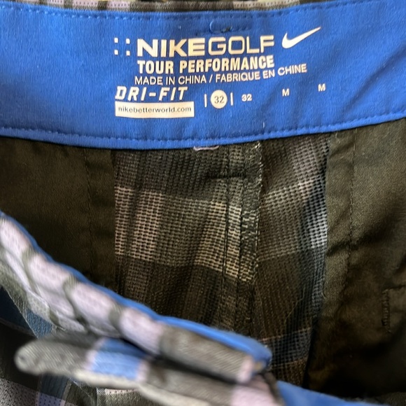 Nike golf dri-fit shorts size medium - Picture 3 of 3
